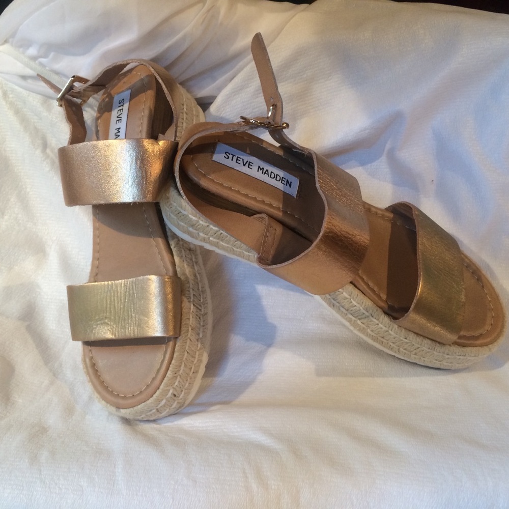 Steve Madden gold sandals size 6